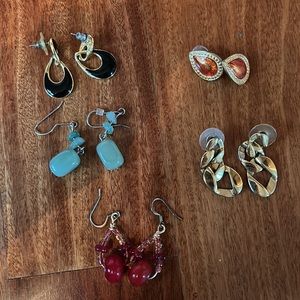 5 pair of vintage pierced earrings bundle